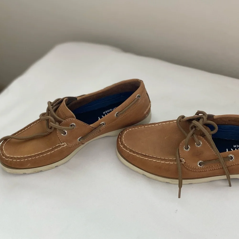 Men’s Sperry Authentic Original 2-Eye Boat Shoe Size 8M. Lace closure. Leather